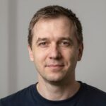 Портрет клиента Дмитрия К., использующего сервисы эмуляции активности аккаунтов от компании ВК Ботовод